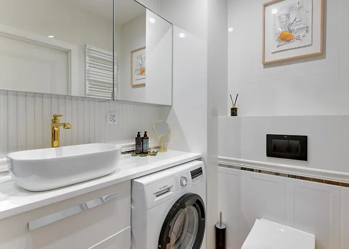 Zajezdnia Wrzeszcz & Parking By Downtown